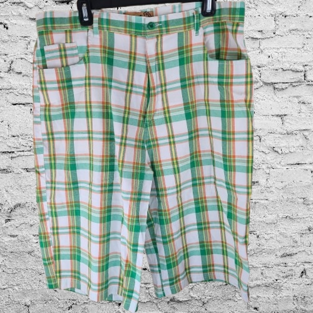(947) North 15 Green and White Flat Front Shorts with Bold Design, Size: 38
